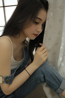 闪耀的她